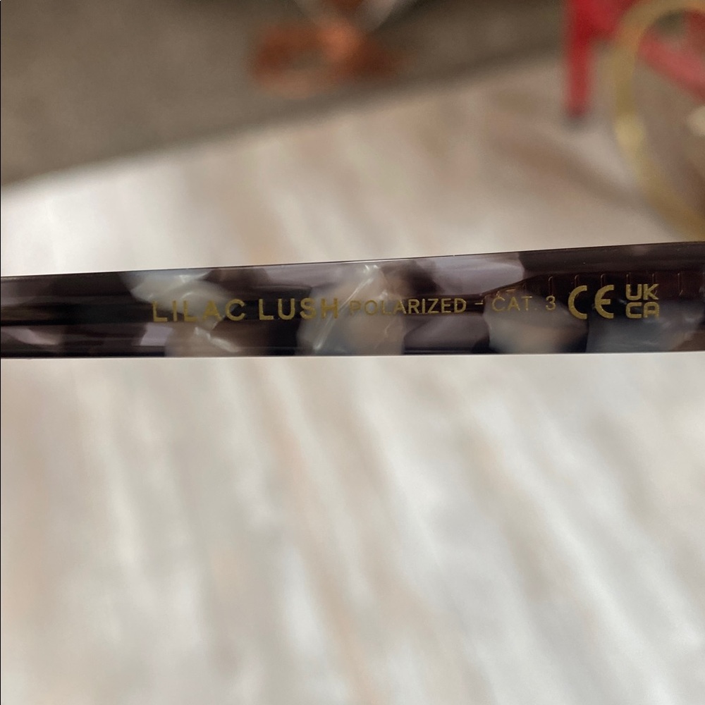 Blenders Grove- Lilac Lush polarized sunglasses - Picture 6 of 10